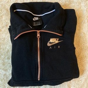 NIKE QUARTERZIP SWEATSHIRT